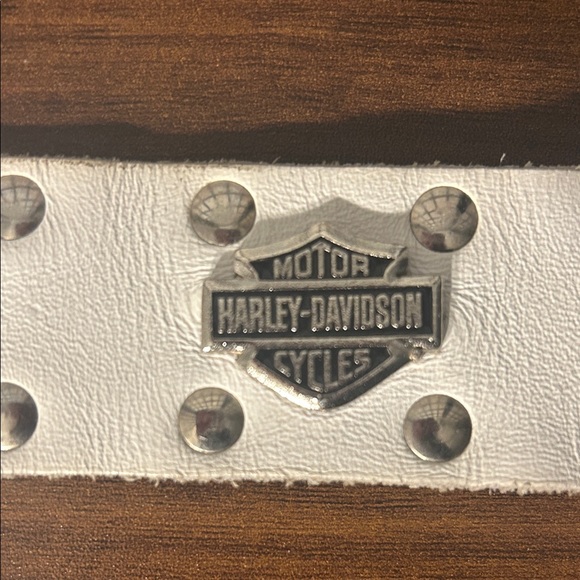 Harley-Davidson White Belt with Silver Accents - Picture 3 of 17